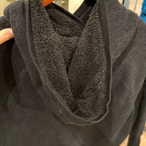 Alo yoga pullover hoodie - Picture 3 of 3